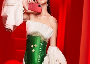 MELİSA ŞENOLSUN İLE RENKLİ BİR YOLCULUK