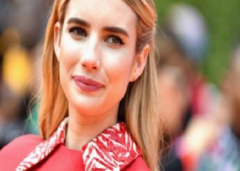 EMMA ROBERTS HAMİLELİK FOTOĞRAFLARINI PAYLAŞTI