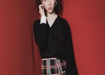 MATILDA DE ANGELIS AKNE PROBLEMİ HAKKINDA KONUŞTU