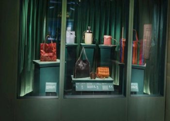 V&A SERGİSİNDE SÜPRPİZ VAR!