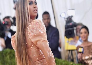 BEYONCE’DEN YIL SONU VİDEOSU