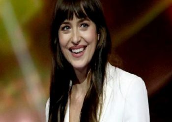 DAKOTA JOHNSON FİLM ÇEKİMİNDE YAŞADIĞI PANİK ATAĞI ANLATTI