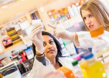 GELECEĞE LİDERLİK EDEN KADINLAR