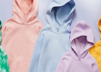 H&M PLASTİK ATIKLARI ÇOCUK KIYAFETİNE DÖNÜŞTÜRÜYOR