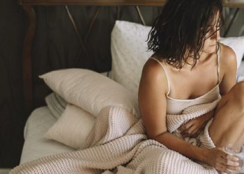 REGL VE REGL AĞRISI HAKKINDA BİLMEMİZ GEREKENLER