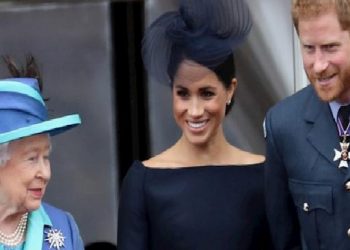 SUSSEX ÇİFTİ KRALİYET AİLESİNDEN RESMEN AYRILDI