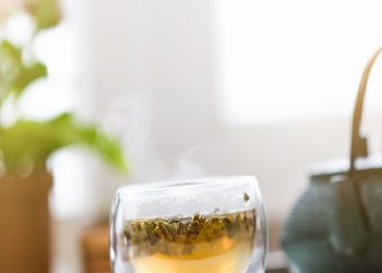 YEŞİL ÇAY İLE İLGİLİ NELER BİLİYORUZ?