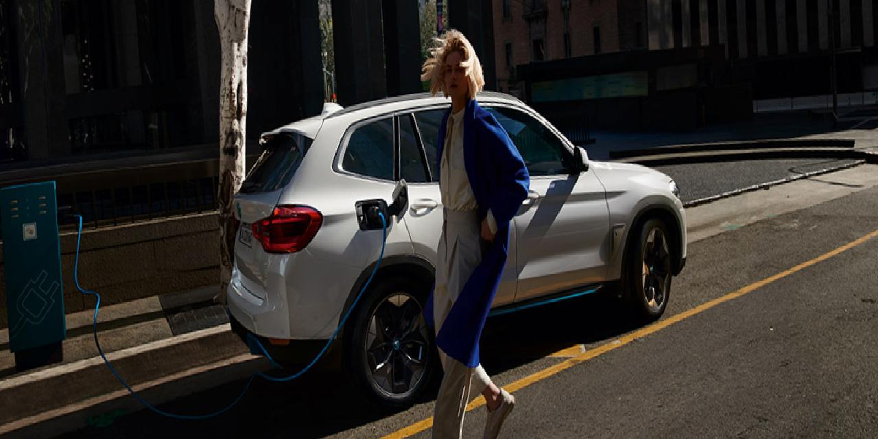 BMW’NİN TAMAMEN ELEKTRİKLİ MODELİ YENİ BMW iX3 TÜRKİYE’DE!