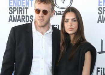 EMILY RATAJKOWSKI İLK BEBEĞİNİ DÜNYAYA GETİRDİ