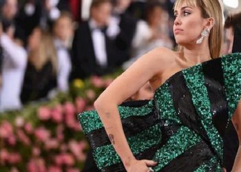 MILEY CYRUS, ‘HANNAH MONTANA’ DÖNEMİNDE YAŞADIKLARINI ANLATTI