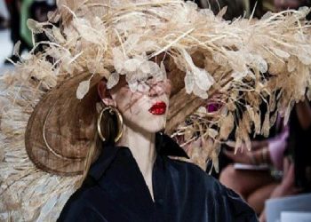 VALENTINO ANTİ-KÜRK OLDUĞUNU DUYURDU