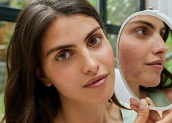 CAUDALIE VINOPURE İLE AKNEYE EĞİLİMLİ CİLTLERE DOĞAL VE ETKİLİ ÇÖZÜM