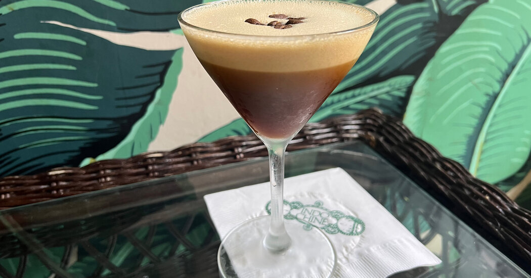 espresso-martini-yazin-icecegi-8WcX42PH.jpg