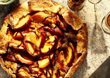 Bu Turtadaki Her Şeftali Parlıyor