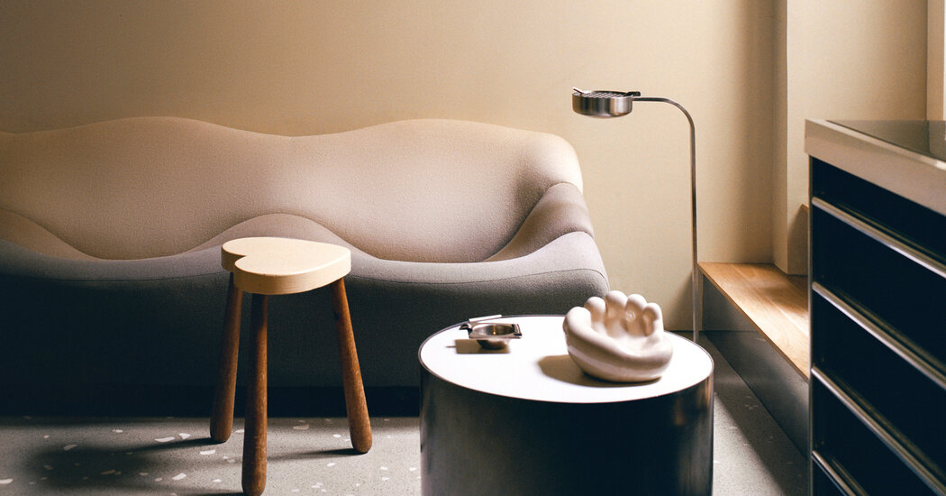 Paris’te İsyankar Çizgili Bir Apartman