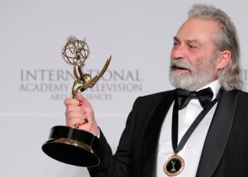 Haluk Bilginer, Memleketler arası Emmy Ödülleri’nde En Güzel Erkek Oyuncu seçildi