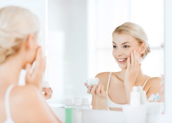 Kapalı Komedon Nasıl Geçer?