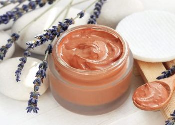 Konutta kil maskesi nasıl yapılır?