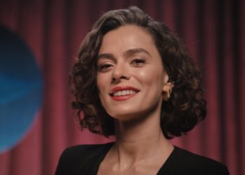 Özge Özpirinçci Artık Ezberlerin Ötesinde!