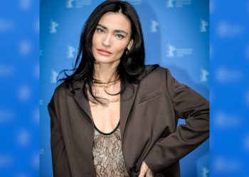 Saadet Işül Aksoy, “Konfektif” Sinemasilla Berlin’de Sahne AlDı