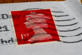 Emine-Un-ve-Kizi-Duru-Kilic-Kirmizi-Lale-Odulleri8217ne-Damga-Vurdu-featured