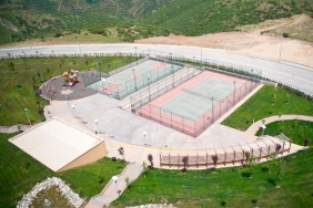 Kusum-Aydin8217in-Filtresiz-Hali-Estetik-Tartismalarini-Yeniden-Canlandirdi-featured