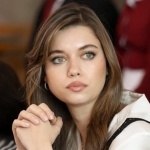 Afra Saraçoğlu Bakışlar